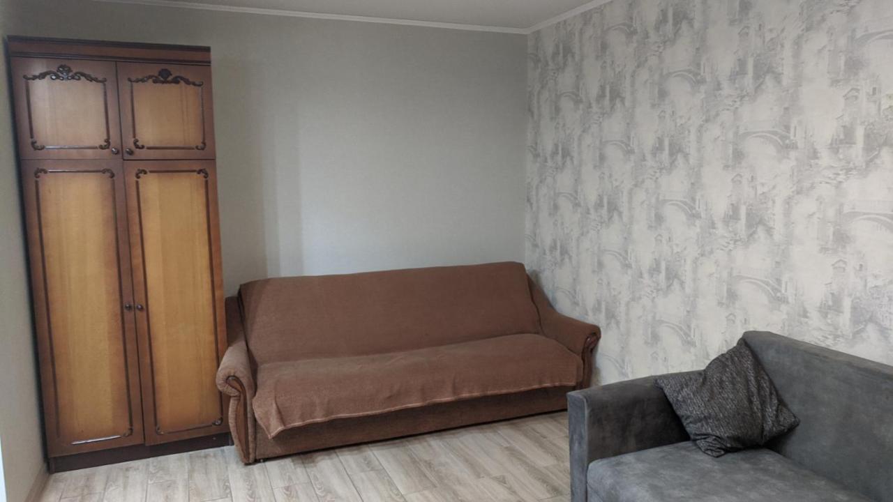 Apartment Near City Center On Peremohy Avenue 46 Chernihiv Exterior foto