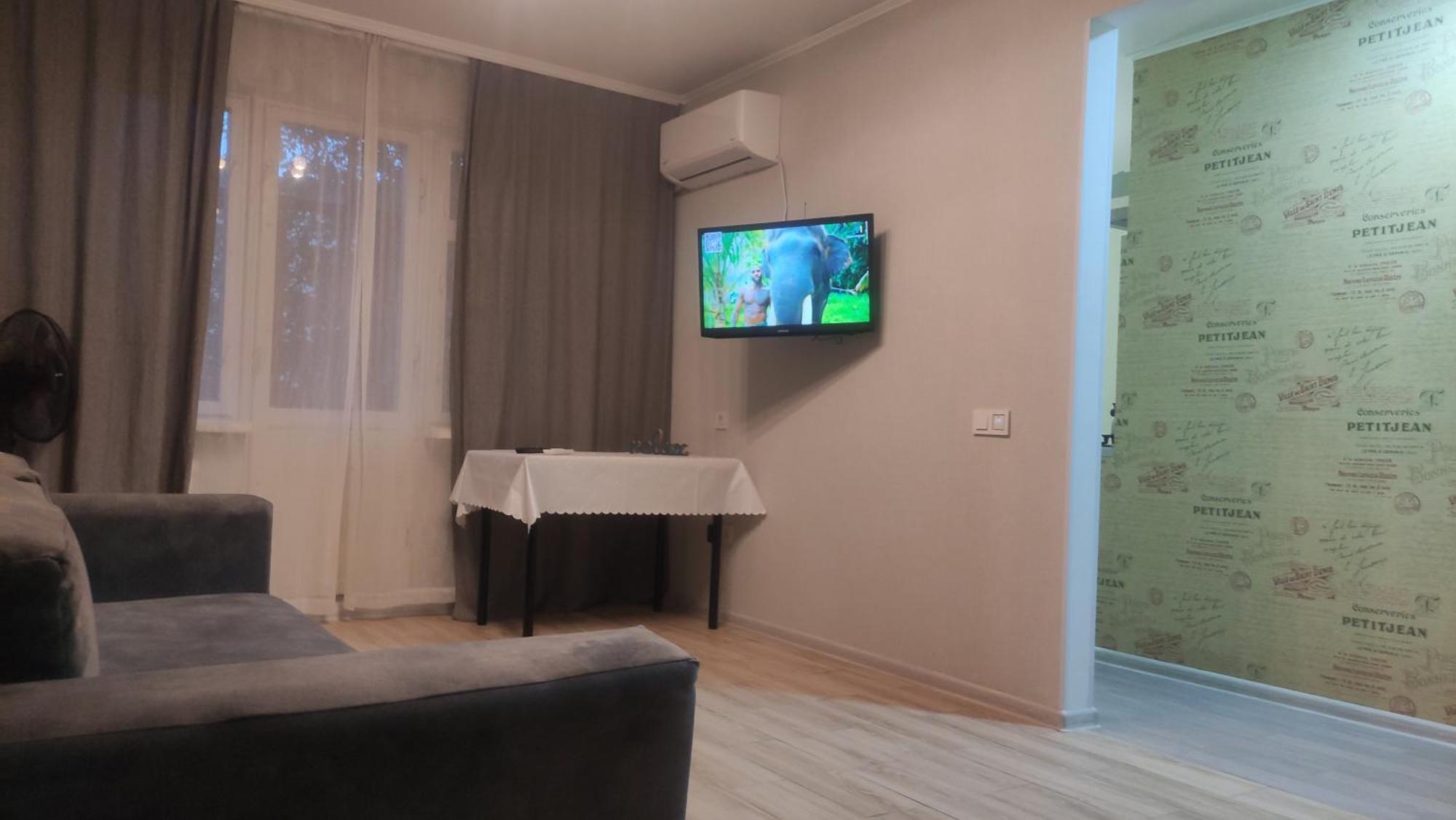 Apartment Near City Center On Peremohy Avenue 46 Chernihiv Exterior foto