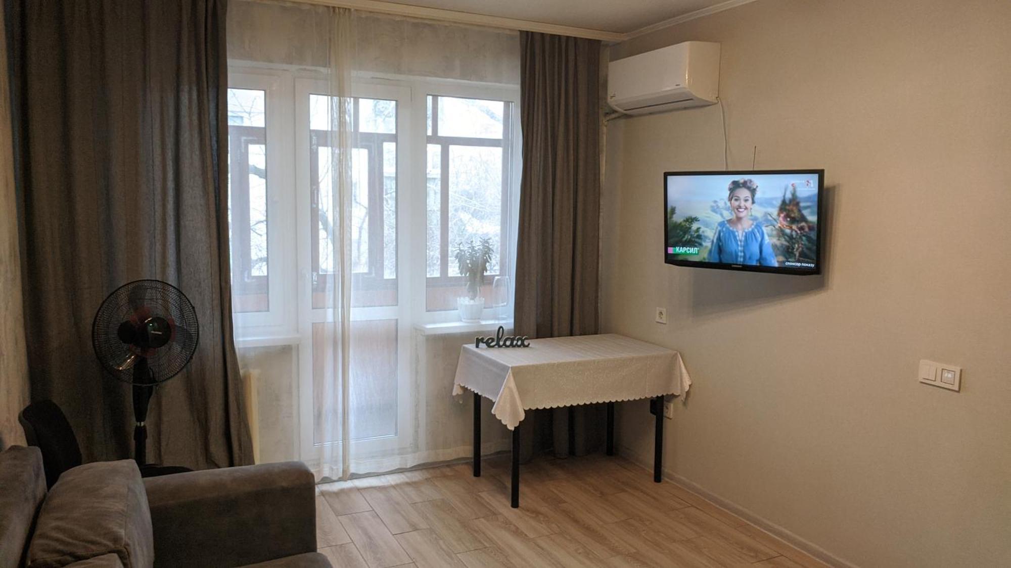 Apartment Near City Center On Peremohy Avenue 46 Chernihiv Exterior foto